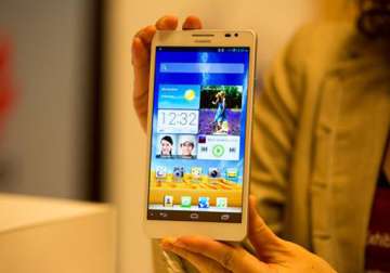 huawei launches ascend mate and ascend d2 android smartphones