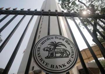 hurt by slowdown industry urges rbi to cut interest rate
