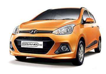 hyundai grand i10 receives over 10 000 bookings in 20 days