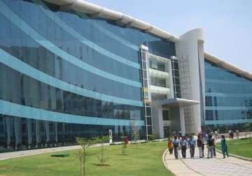 i t dept slaps rs 582 cr tax demand notice on infosys