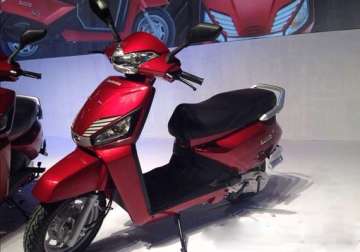 mahindra mahindra launches 110 cc scooter gusto