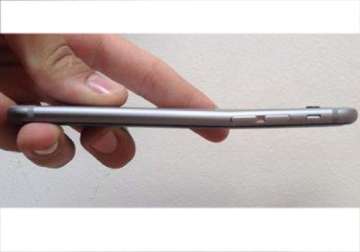 apple iphone 6 plus owners complain that their handsets are bending