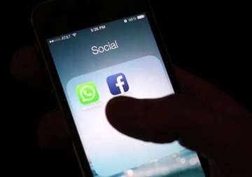 facebook integrates whatsapp into facebook for android
