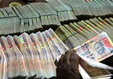 rupee down 7 paise against dollar in early trade