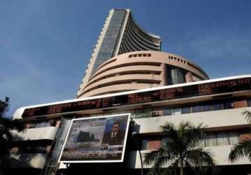 sensex jumps 350 points in early trade on global cues