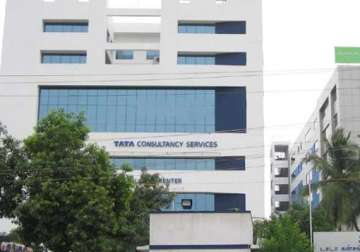 tcs to hire 35 000 freshers in fy16