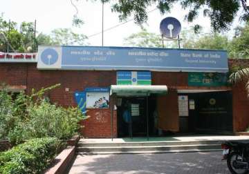 state bank of india s third quarter net profit jumps 30 to rs 2 910 crore