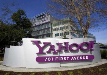 yahoo to shut down maps and other services