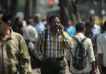 vodafone aircel not meeting benchmarks for call drops in delhi