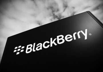 blackberry unveils android phone in new reboot effort