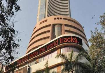 sensex down 95 points in early trade