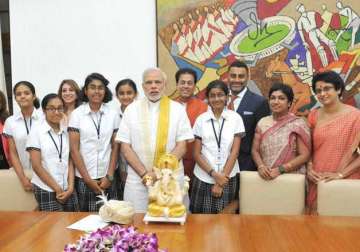 pm modi lauds bengaluru girls for app to implement swachh bharat