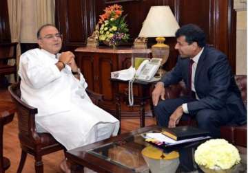 arun jaitley to meet rbi governor raghuram rajan for cutting interest rate