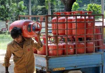 govt needs to reduce subsidised cylinders to 10 units per household economic survey