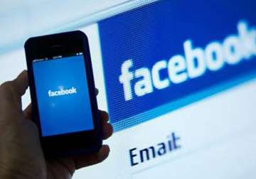 facebook rings reliance communications for free data access