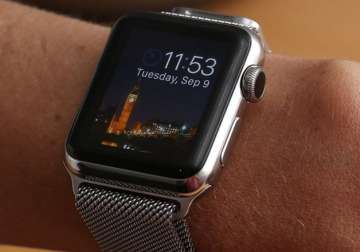 apple watch first day pre orders estimated near 1 million