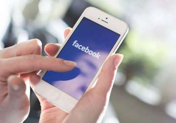 why facebook use drains your iphone battery