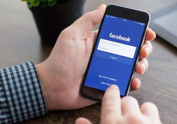 facebook launches instant articles to iphone users