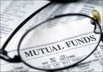 mutual funds gather rs 2 lakh crore in apr jul fy 2015