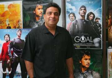 ronnie screwvala ventures into online education space