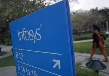 lic buys rs 300 crore infosys shares in q4