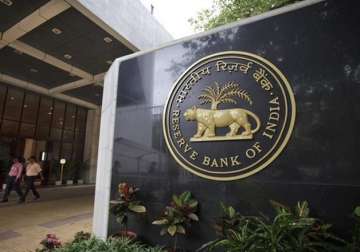 pressure rising on rbi to cut interest rate