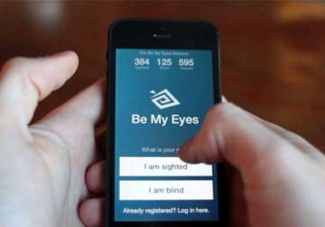 app helps blind see via healthy volunteers