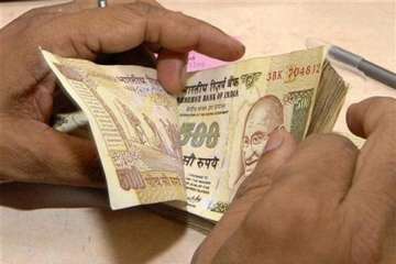 rupee weakens 9 paise against dollar in early trade
