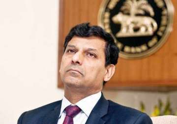 india should not settle for anything less than a double digit growth raghuram rajan