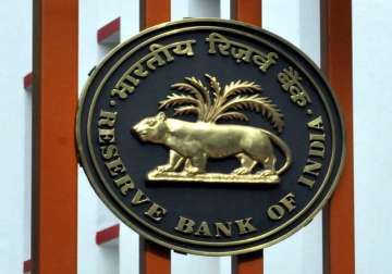 rbi signs 400 mn currency swap pact with sri lanka
