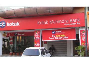 kotak mahindra bank unveils facebook based money transfer service