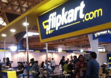 2 men dupe flipkart of rs 50 000 over iphone price refund held