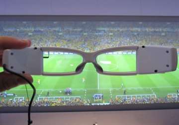 sony smarteyeglass to hit stores in march 2015