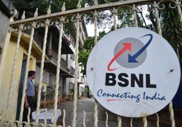 bsnl cuts mobile call rates by 80 for new customers