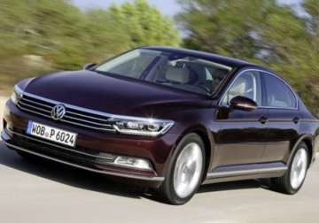 volkswagen launches bluemotion passat