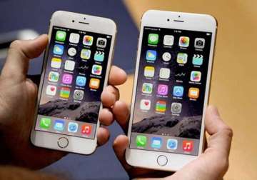 iphone 6 and iphone 6 plus owners complain their screens scratch too easily