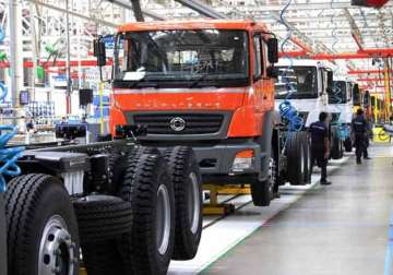 domestic demand for commercial vehicles to cross 10 lakh units mark by 2017