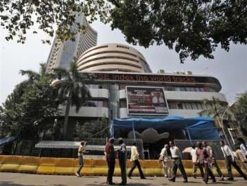 fiis pull out rs 800 crore from stock market