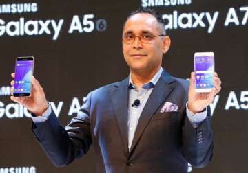 samsung launches galaxy a7 a5 smartphones glass and metal versions