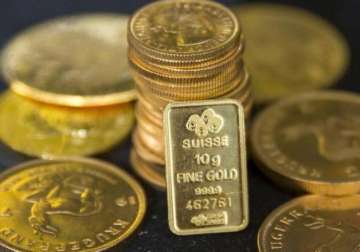 gold dips below rs 26 000 hits over 3 month low on global cues