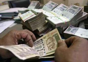 rupee closes at 6 week high gains 65 paise