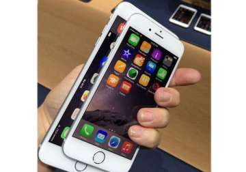 big new iphone brings apple more profit
