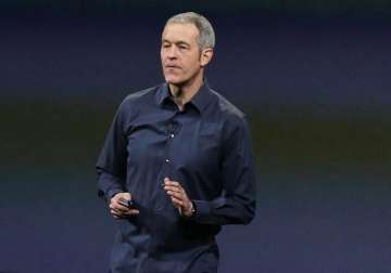 apple appoints long time executive jeff williams as coo