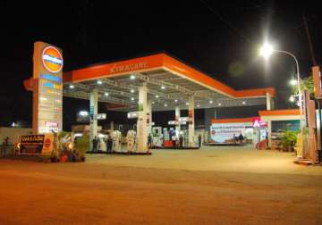 indian oil s q1 loss narrows to rs 3 093.23 crore