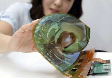 lg display unveils 18 inch flexible display