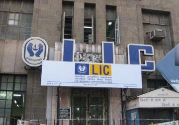 lic beats pvt sector insurers in h1 premium collection