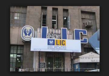 lic nets rs 4 cr selling 6.73 cr hul shares