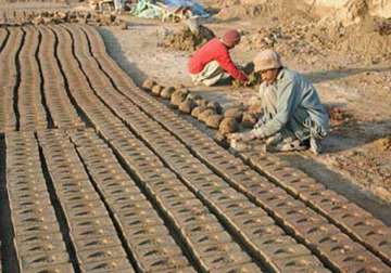 labour minister calls for steps to end bonded labour
