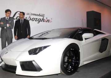 lamborghini launches aventador roadster at rs 4.7 crore