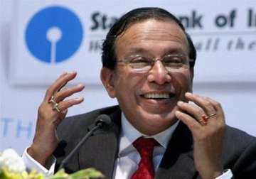 liquidity tight need to cut crr to bring down rates says sbi chief